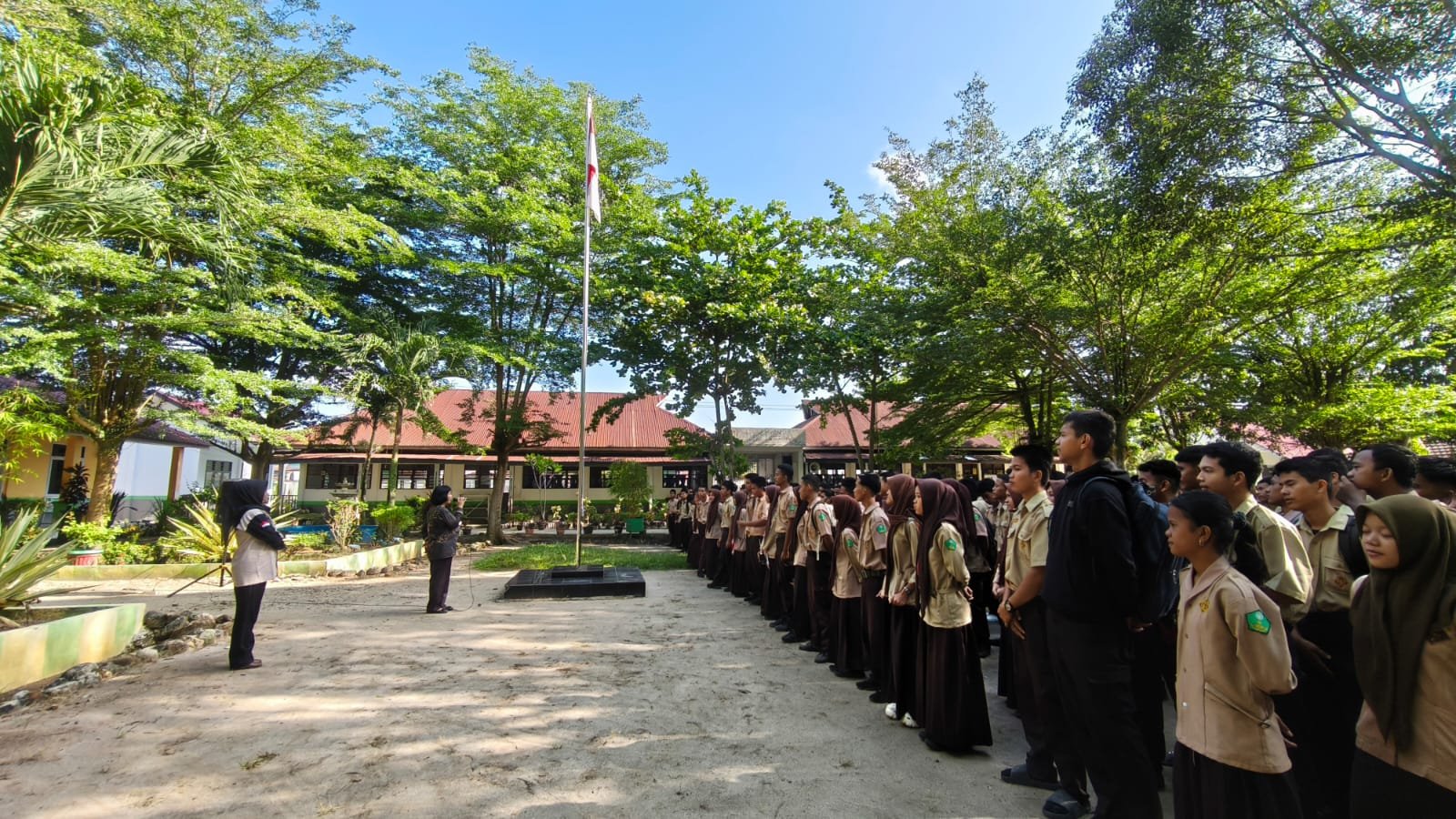 Masa Pengenalan Lingkungan Sekolah (MPLS)